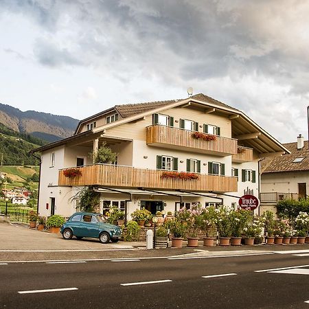 B&B Pizzeria Zur Traube Montagna Exterior photo