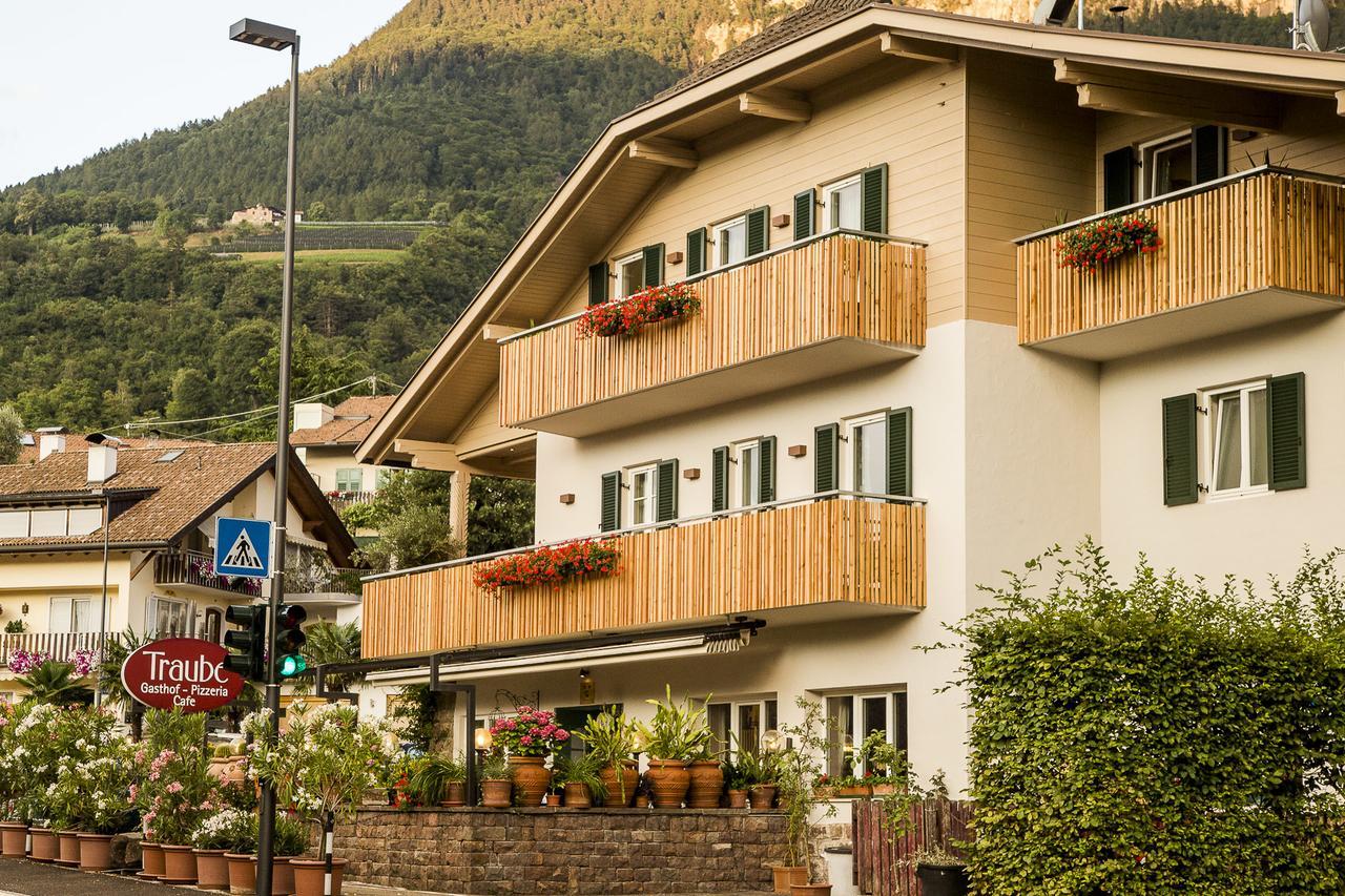 B&B Pizzeria Zur Traube Montagna Exterior photo